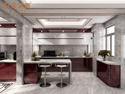 Tủ bếp bằng thép không gỉ thanh lịch, bền và tối giản với các điểm nhấn gỗ đỏ và thạch anh thanh lịch